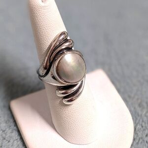 Vintage Priscilla Mexico Sterling Silver & Mother of Pearl Ring